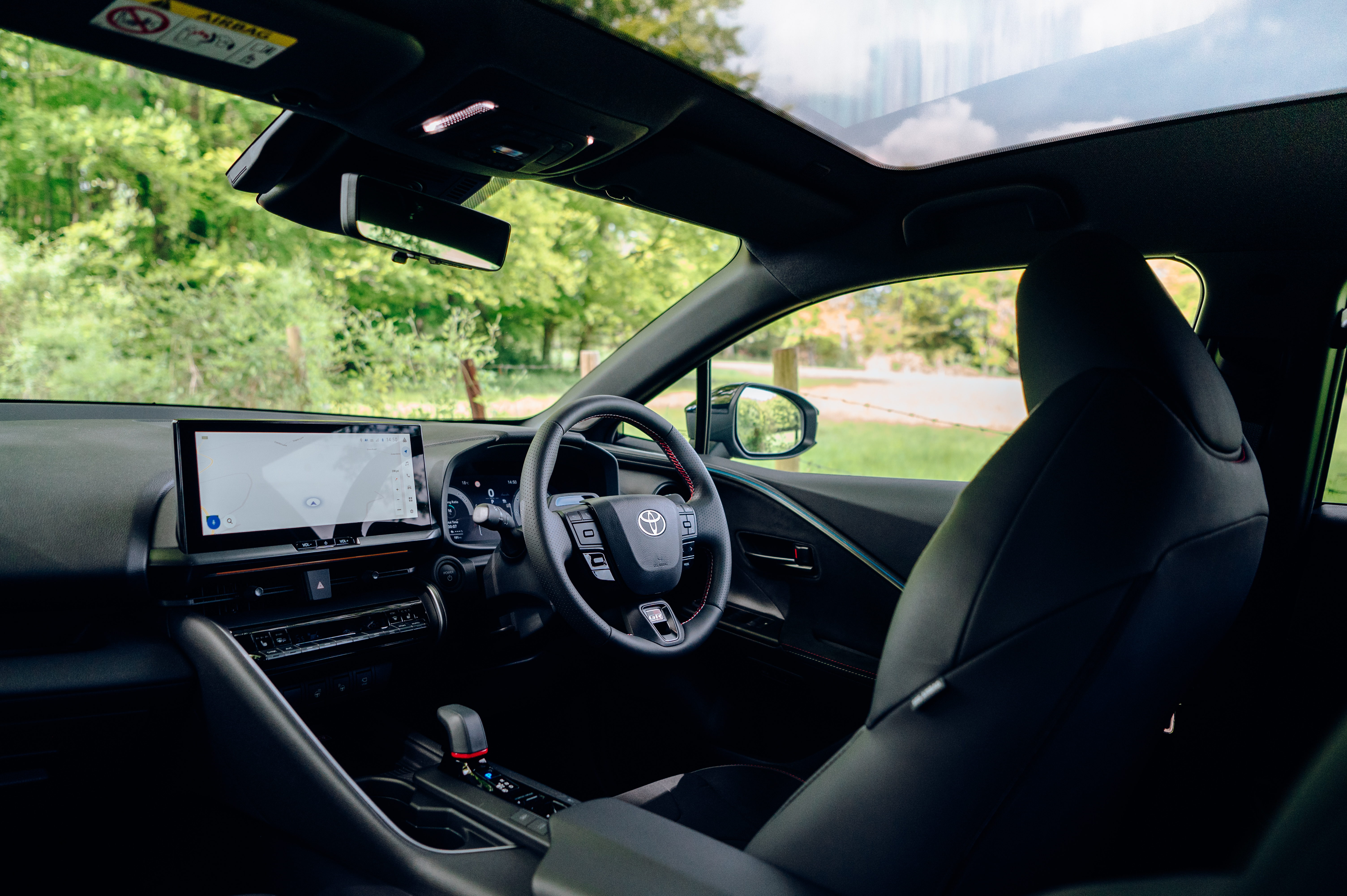2024_C-HR_Plug-In_024.jpg