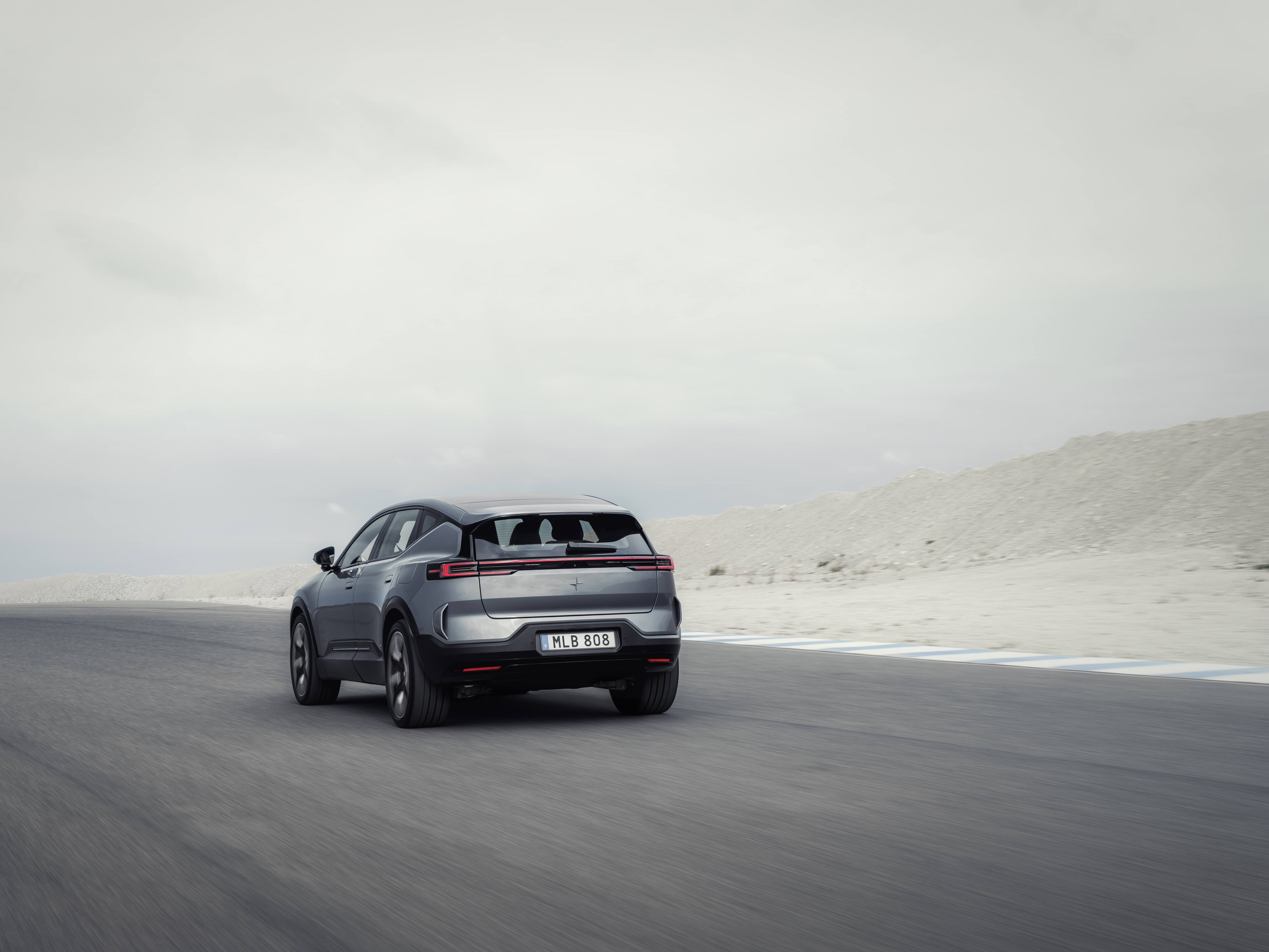 693788_20251001_Polestar_3_Model_Year_2026.jpg