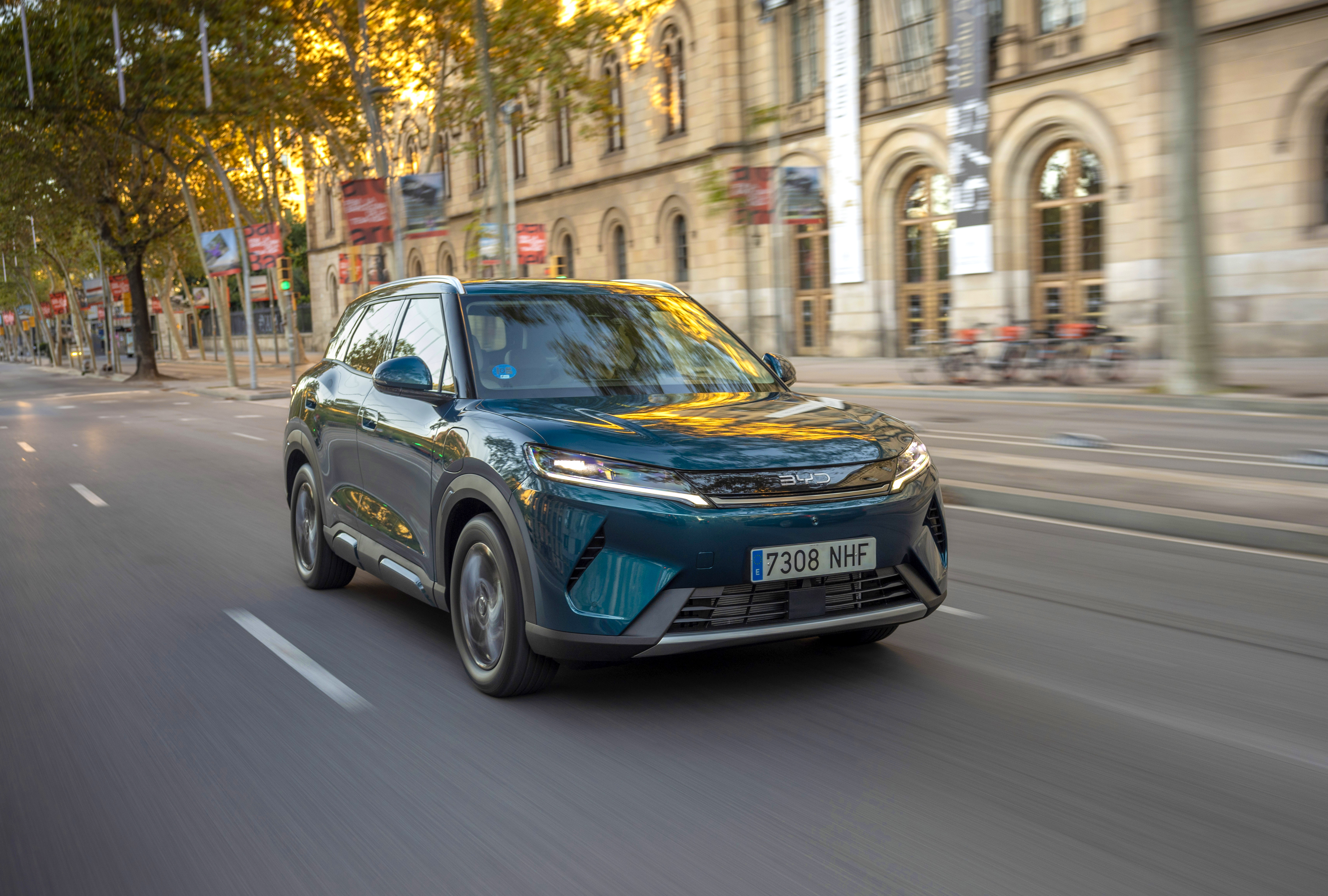 The NEW SUPER HYBRID BYD ATTO 2 DM-i: The Compact SUV Redefining Hybrid Efficiency