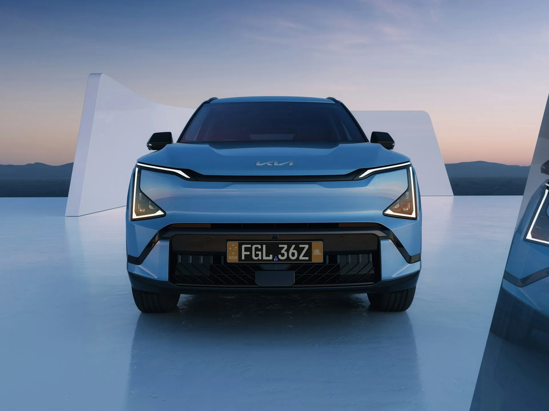 ev5-blue-front-1920x1437.jpg.webp