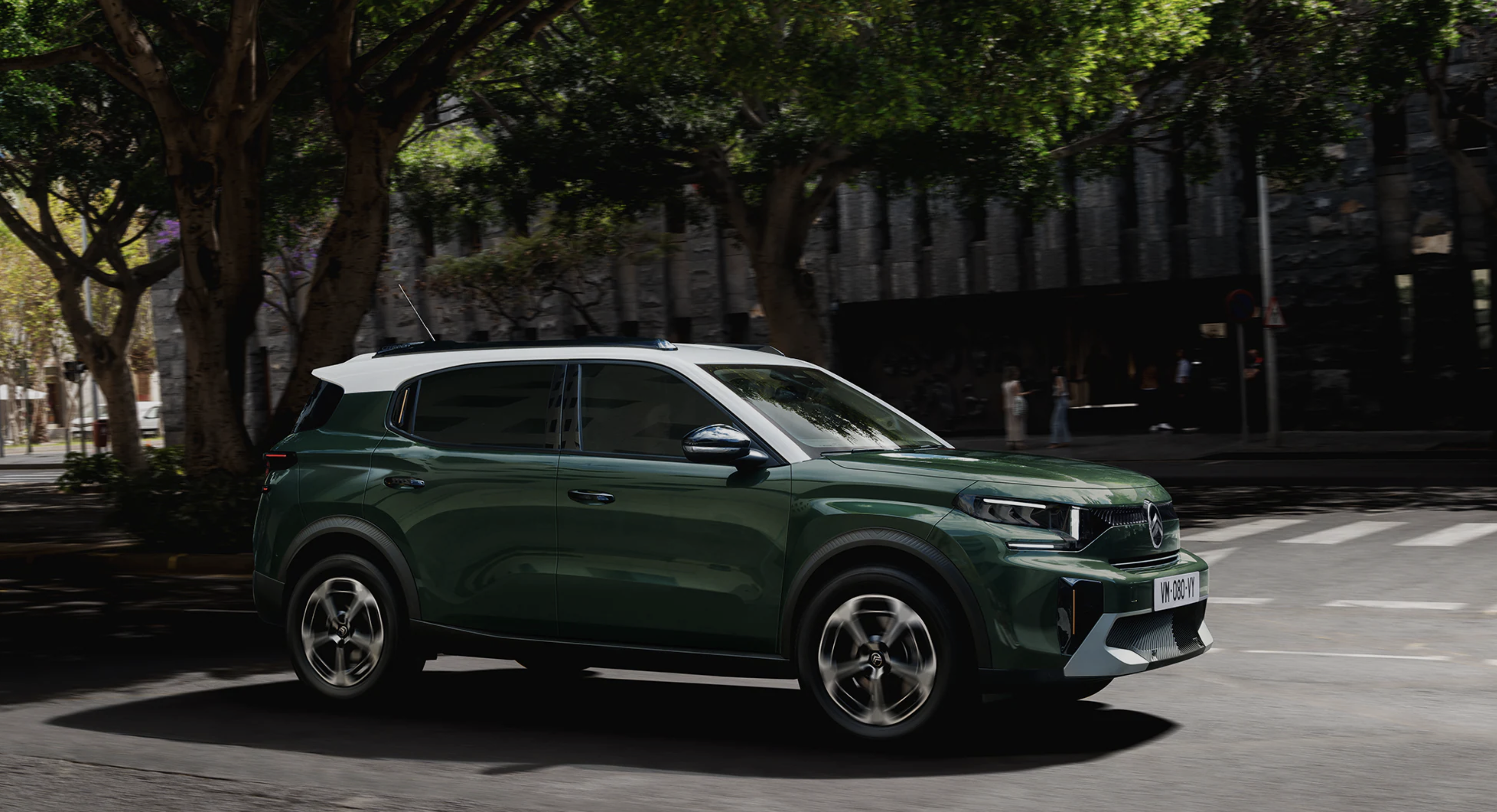 Express Vehicle Contracts: Discover the Distinctive Drive: Inside the Citroën C3 Aircross Hatchback