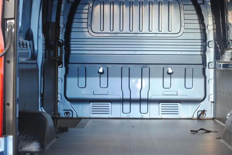 deliver_9_lwb_minibus_fwd_diesel_62622.jpg - 2.0 D20 150ps High Roof 12 Seater