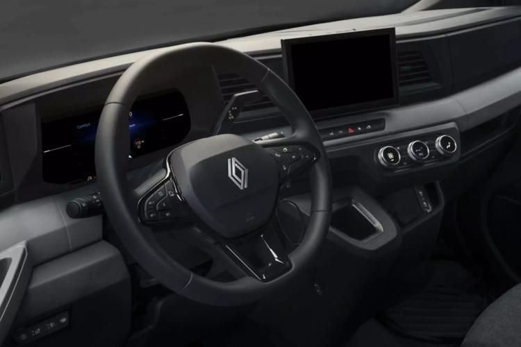 master_lwb_fwd_diesel_63184.jpg - LL35dCi 170 Advance Low Roof Platform Cab Auto