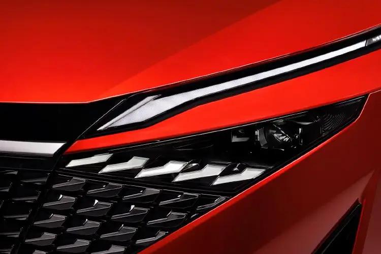 qashqai_hatchback_112709.jpg - 1.3 DiG-T MH N-Connecta [Glass Roof] 5dr