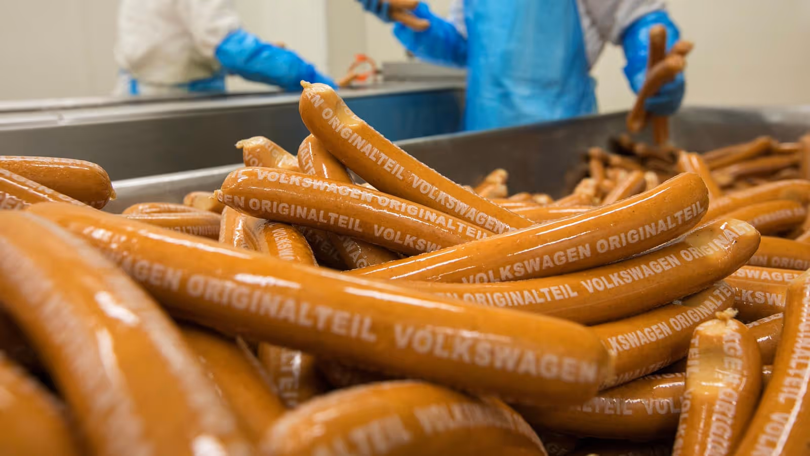 Volkswagen_currywurst_packaging.jpg.avif